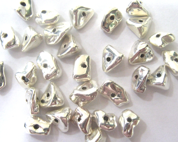 Cascalho prata 1000 - Tamanhos variados (unidade) (AG-067)